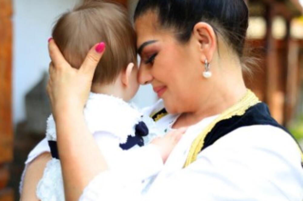 Ovako je Sanja podnela trudnoću u 52. godini: Njena borba trajala je godinama, niko nije sanjao kroz šta prolazi