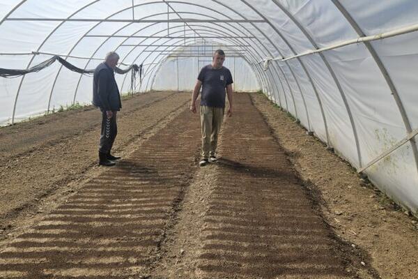 Cvetko ima skoro 90 godina, a radi od jutra do mraka: Sve što proizvede odmah proda, naručuju i za narednu godinu