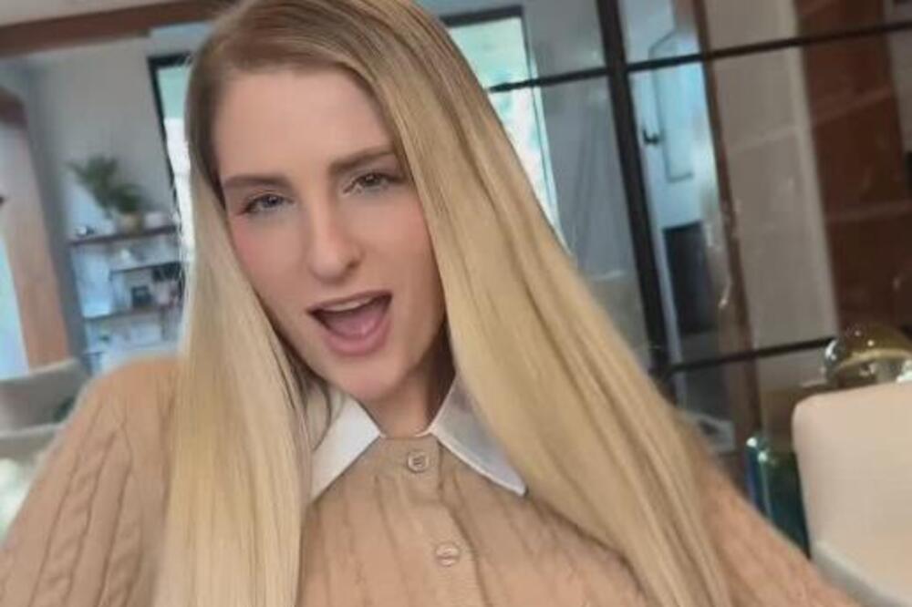 Svaki put posle se*sualnog odnosa jedva hoda i stavlja obloge! Pevačica trpi horor kad je intimna, a ovo je razlog