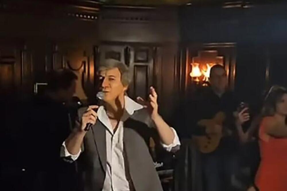 Da li je ovo Toma ili nas oči varaju? Kad se pojavio, Beograđani ostali u šoku, odmah im se obratio