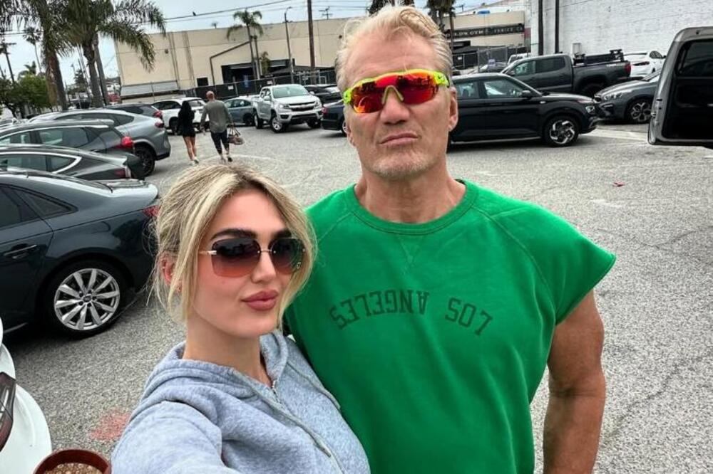 "Radim to 10 puta na dan": Slavni glumac oženio vršnjakinju svoje ćerke, pa otkrio kako uspeva da usreći mlađu ženu