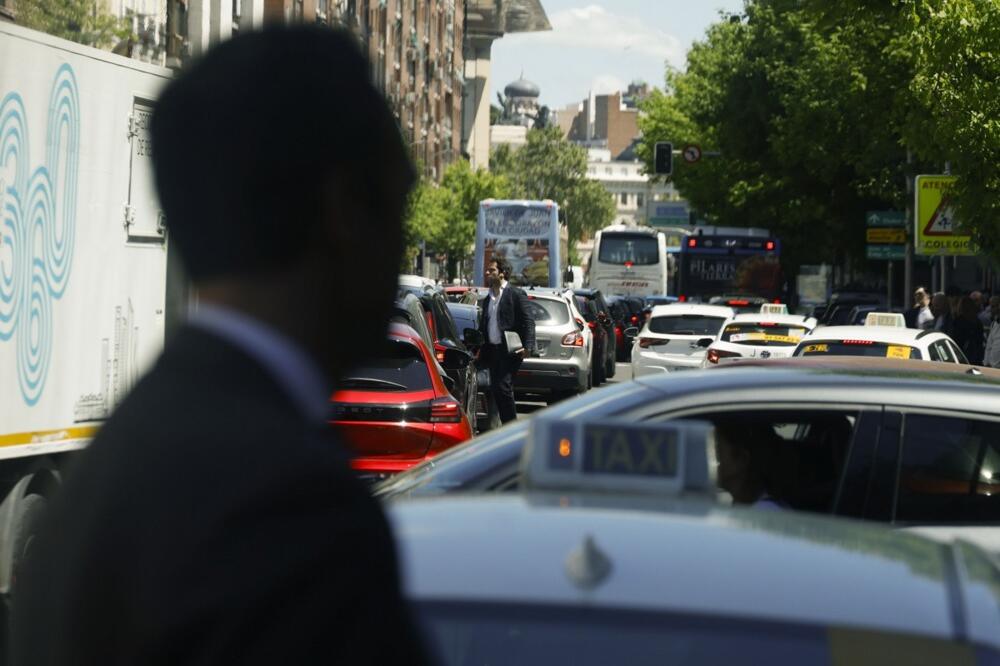 Masovan nestanak struje u Berlinu, pokrenuta hitna istraga! Semafori i javni prevnoz ne rade, respiratori otkazali