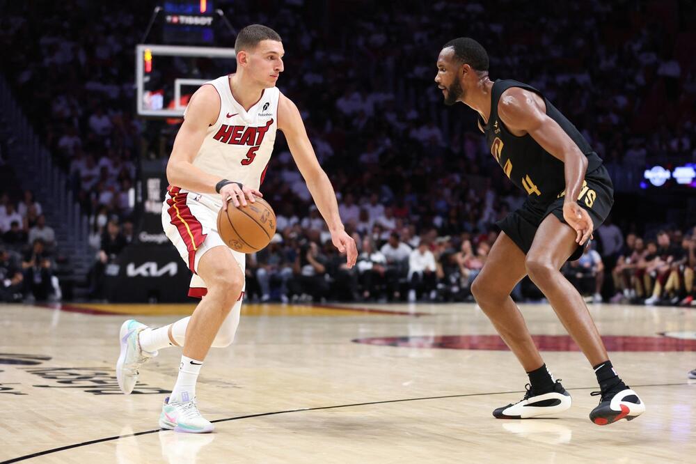 Jovićeva partija sezone nedovoljna Majamiju da izbegne najveću bruku u istoriji! (Video)