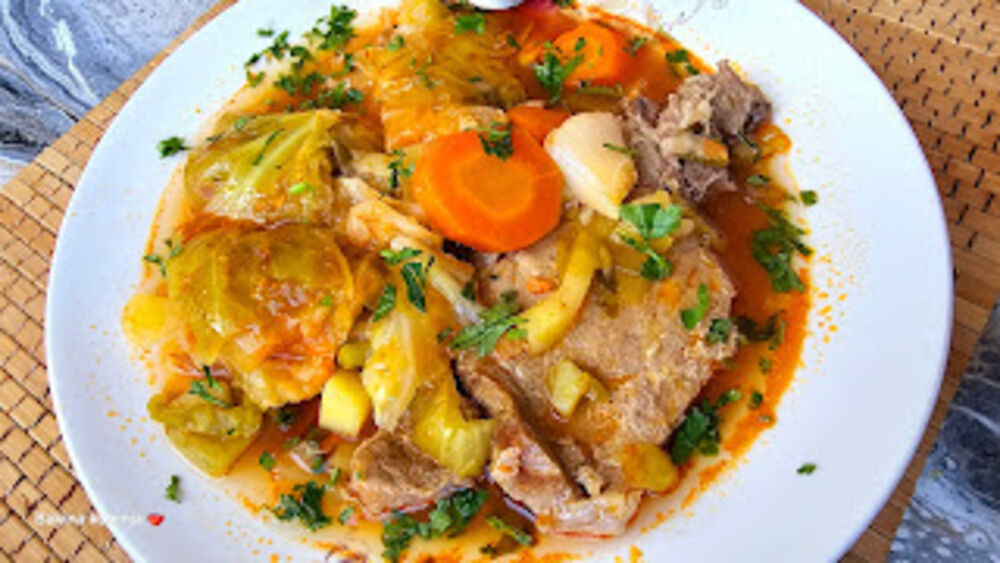 U tanjiru slatki kupus sa krmenadlama