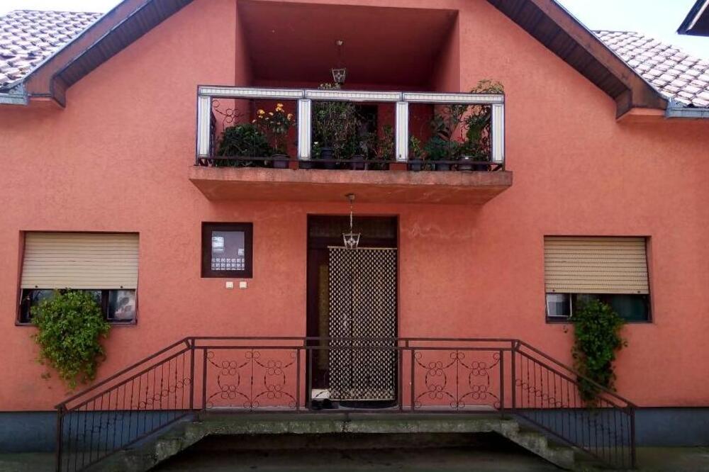 U blizini najlepše banje se prodaju dve kuće: Ima i pomoćne objekte, cena jako smešna