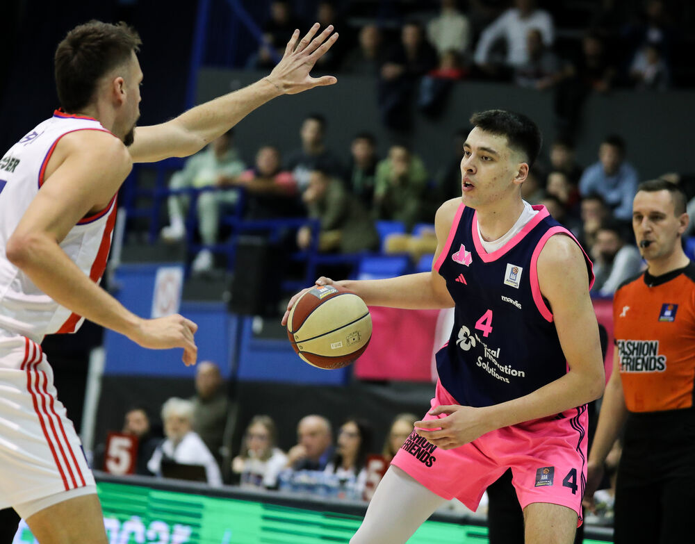 Andrija jelavić (desno) na utakmici Mege i Crvene zvezde