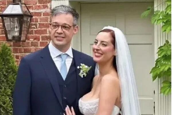 "Skloni te grudi sa slike"! Imala poprsje kao balone, a onda odlučila da ih smanji! Evo kako joj sada izgledaju