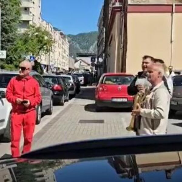 Mostarac na urnebesan način proslavio razvod: Doveo trubače iz Srbije, pa naručio "najskuplju" pesmu (VIDEO)