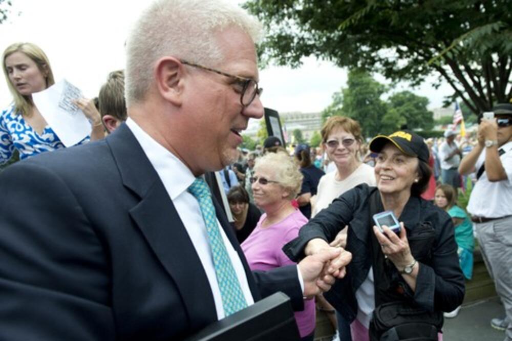 "Operisali su mi du*e" Voditelj išao na operaciju hemoroida, a onda je krenulo po zlu - doktori mu dali dva izbora