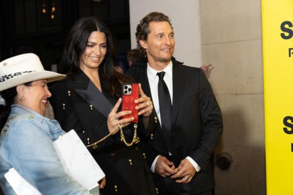 Obožava Đokovića i pun je "kao brod", a sada se pojavio snimak gde je golišav sa ženom: Bez pantalona u stiskavcu