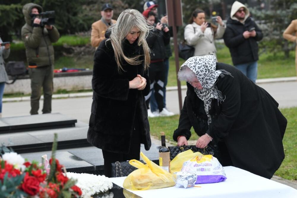 Spavala u konaku pa osetila magiju! Udovica Saše Popovića noć provela pod Ostrogom - bilo ih je 20, a onda su...