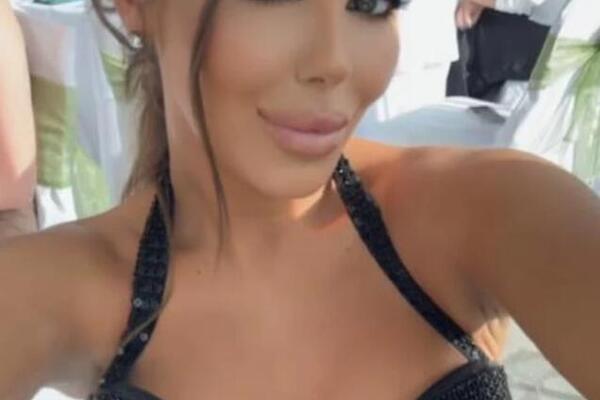 Nataša Rodić u miniću, sve seva li seva: Prekrstila noge, muškarcima popadale vilice (FOTO)