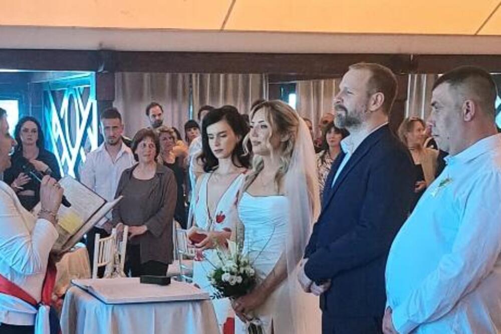 Ovo je nova supruga Skaj Viklera: Poznati reper treći put izgovorio sudbonosno "da" ovoj lepotici (FOTO)