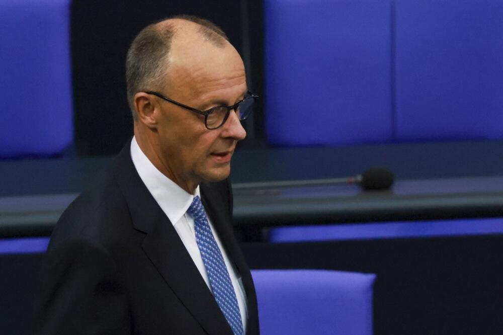 Nemački kancelar razbesneo javnost novom izjavom! ''Bundestag nije cirkus da kačite...'' Šok!