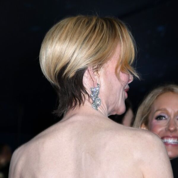 Gde joj je kosa? Pojavila se neprepoznatljiva, a kad se okrenula s leđa nastao muk, šta se dešava s njom