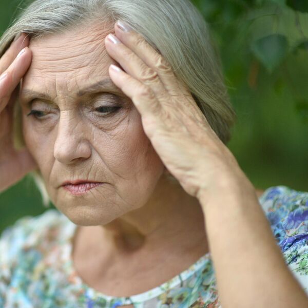 Ubedili staricu da im da zlato, a u zameni dobila punu torbu OVOGA! Kad ju je otvorila cela porodica ostala u šoku