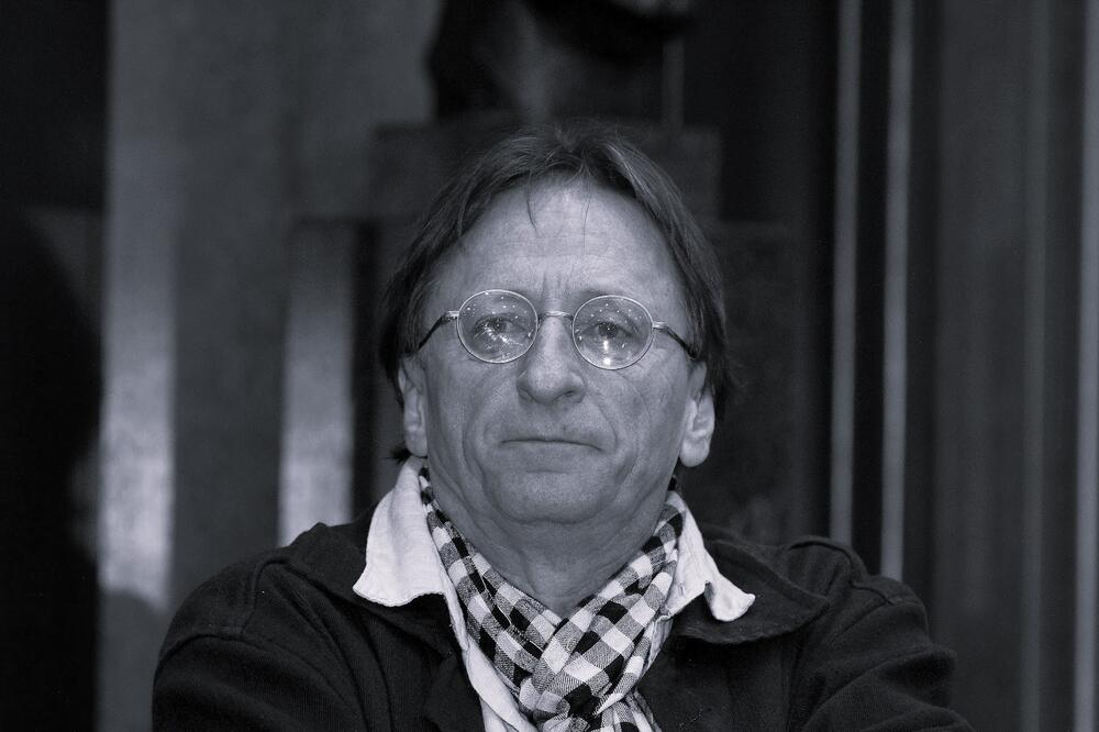 Potresne scene na Bežanijskom groblju! Po muslimanskim običajima ga sahranili, od poznatih došli samo oni