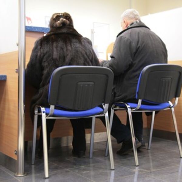 Ovi penzioneri sutra dobijaju novac: PIO fond objavio detalje