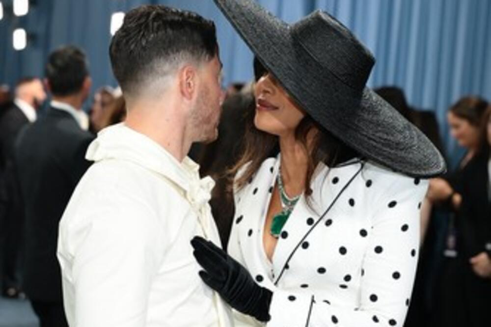 Zovu ih "mama i sin", a sinoć su opet bili glavna tema ogovaranja: Zašto se ovakva riba udala za 11 godina mlađeg?