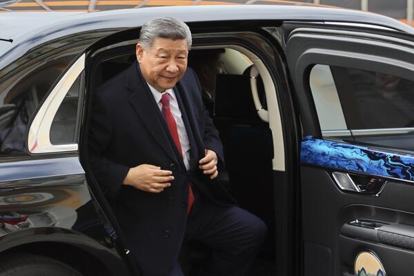 OGLASIO SE SI ĐINPING NAKON DOGOVORA SA TRAMPOM!