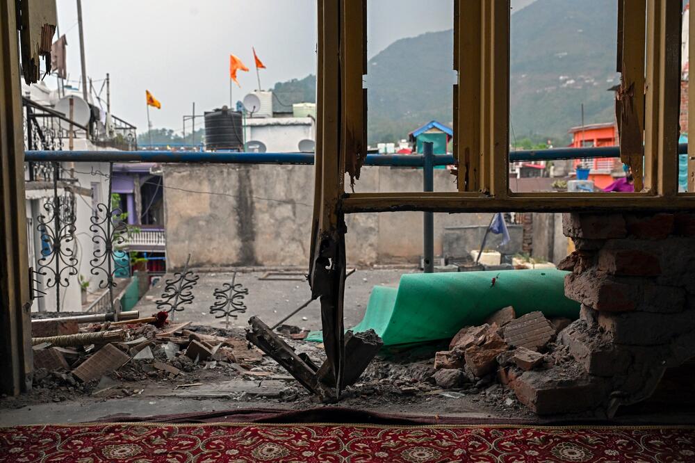Hitno će biti evakuisano na hiljade ljudi: Žestoki udari na granici, vojska najavila paklene udare!
