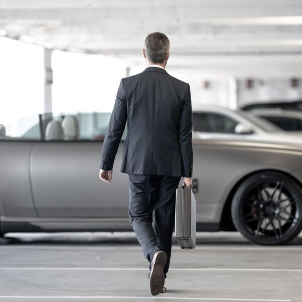 SRBI IZVELI PREVARU VEKA! OVAKO SU VARALI EVROPSKE BIZNISMENE: Otkrivena mreža prevare, tražili im ZLATNE POLUGE!