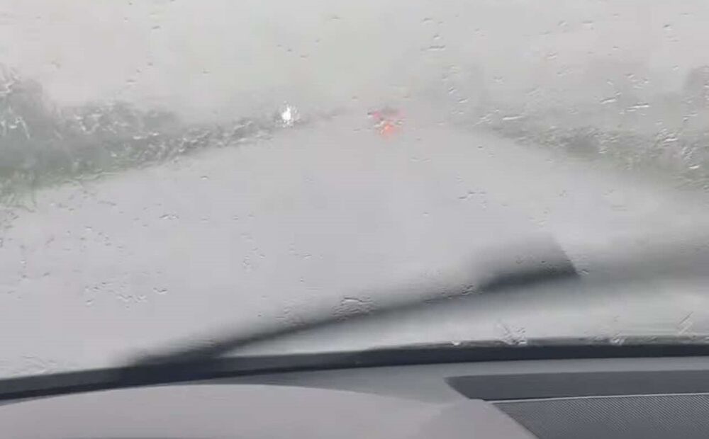 Nevreme snimljeno iz automobila