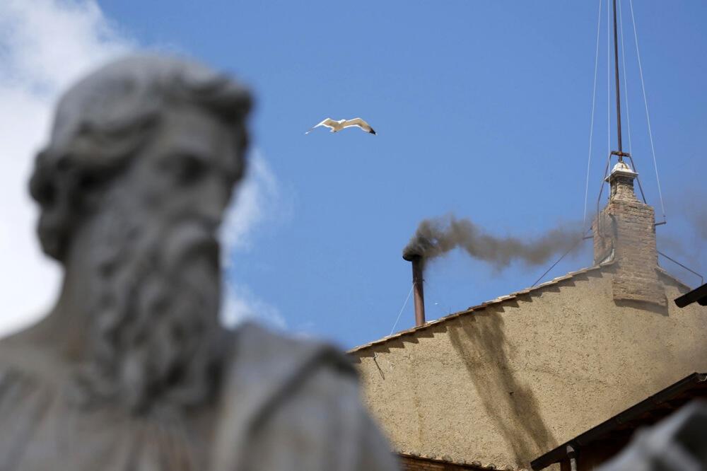 K'o Svetog Petra kajgana! Vatikan uzima masne pare za pozicije sa najboljim pogledom na dimnjak?! Isplivalo sve!