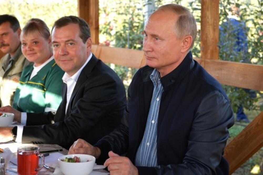 NAJSKANDALOZNIJA IZJAVA IKADA IZ MOSKVE "Bitno da se glupi Evropljani TRESU KAO SVINJE PRED KLANJE" A to nije sve!