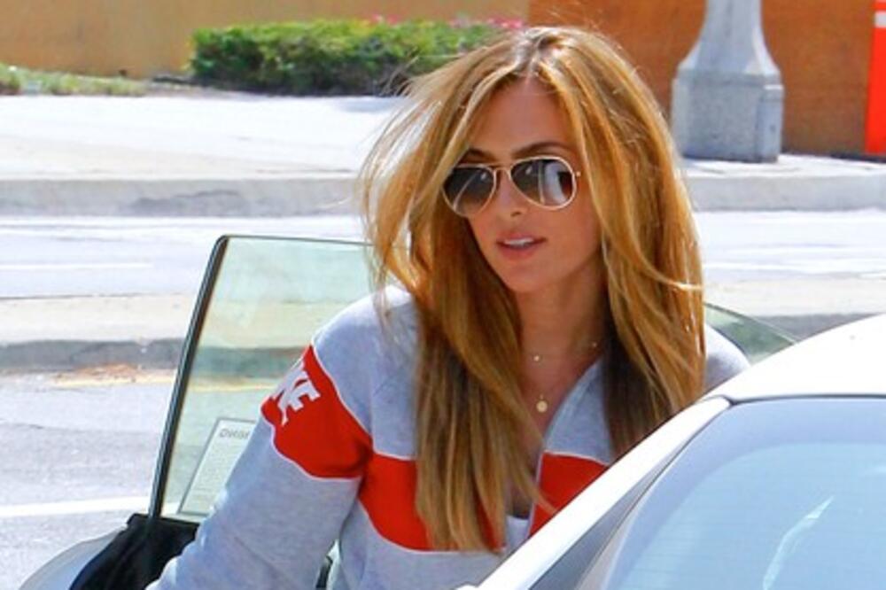 Radila kao dadilja u kući bogataša, šuškalo se da je bila intimna sa poznatim gazdom pa... Danas radi težak posao