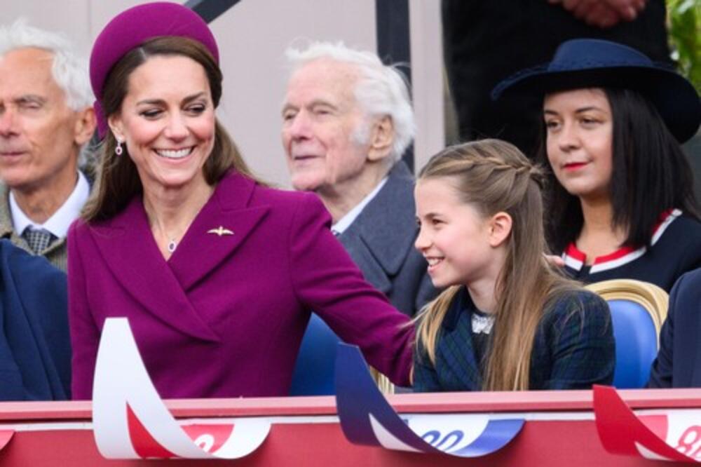 Da li je moguće? Čitač sa usana otkrio šta je princeze Šarlot rekla o rođenom ocu - mala opasnica šokirala i majku