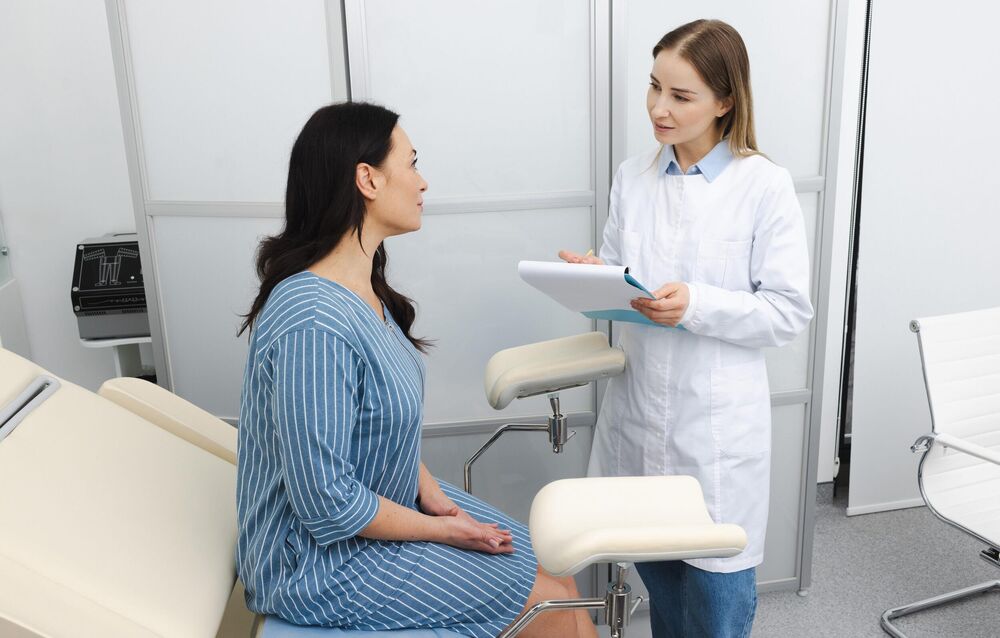 Ginekolog, Seksualno prenosiva bolest, Pola bolest