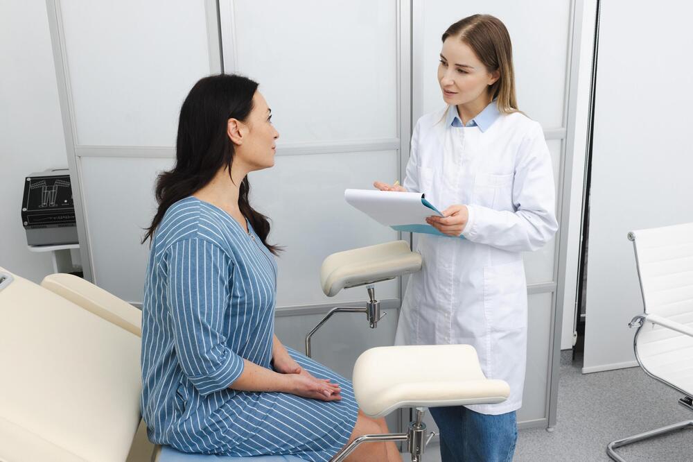 Bol u karlici, učestalo mokrenje, osećaj nadutosti.. Ako imate ove simptome TRK KOD DOKTORA - lečite se na vreme