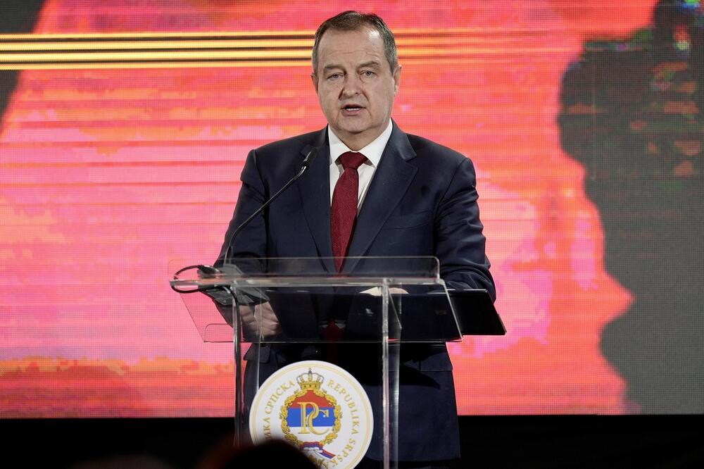 "Fašizmu ne možemo dozvoliti da ponovo pokuca na naša vrata" Dačić u Banjaluci održao govor i prisetio se žrtava