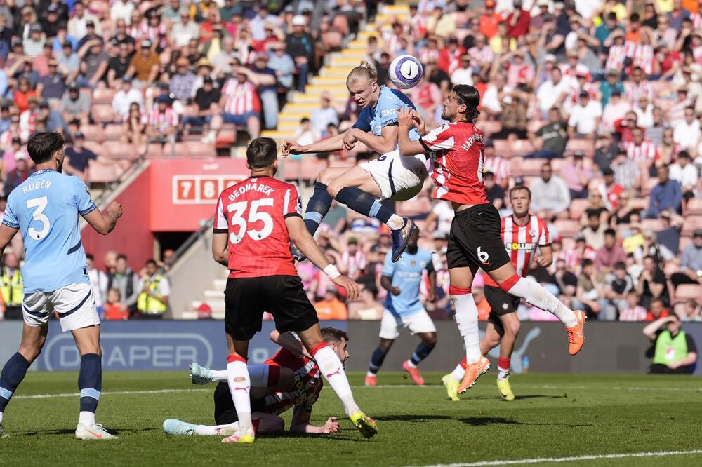 Mančester siti bez pobede protiv najgoreg tima prvenstva koji je bodom izbegao bruku (Foto)