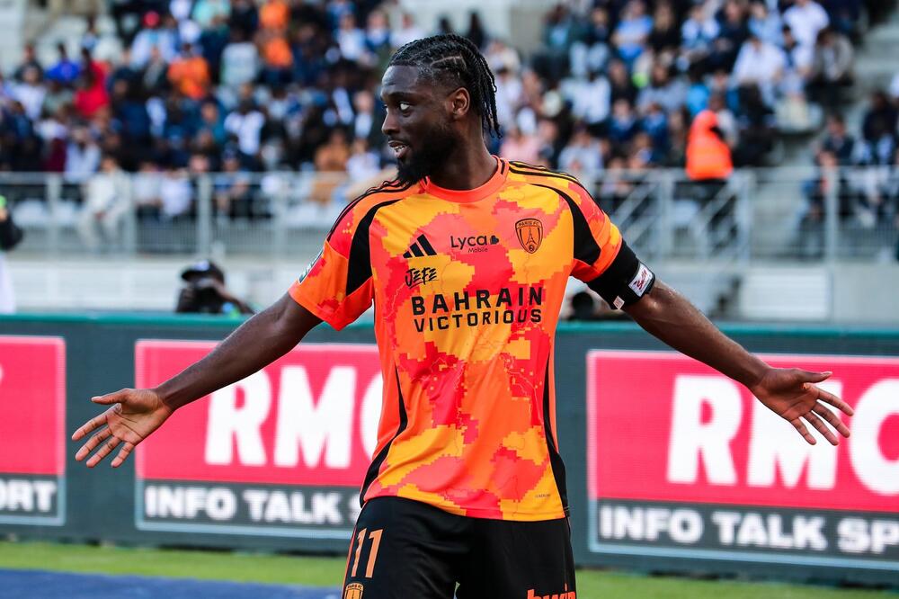 Zvezda je imala, ali nije cenila... Kraso sa dva gola pred Klopom stavio pečat na povratak Pariza u elitu (Foto)