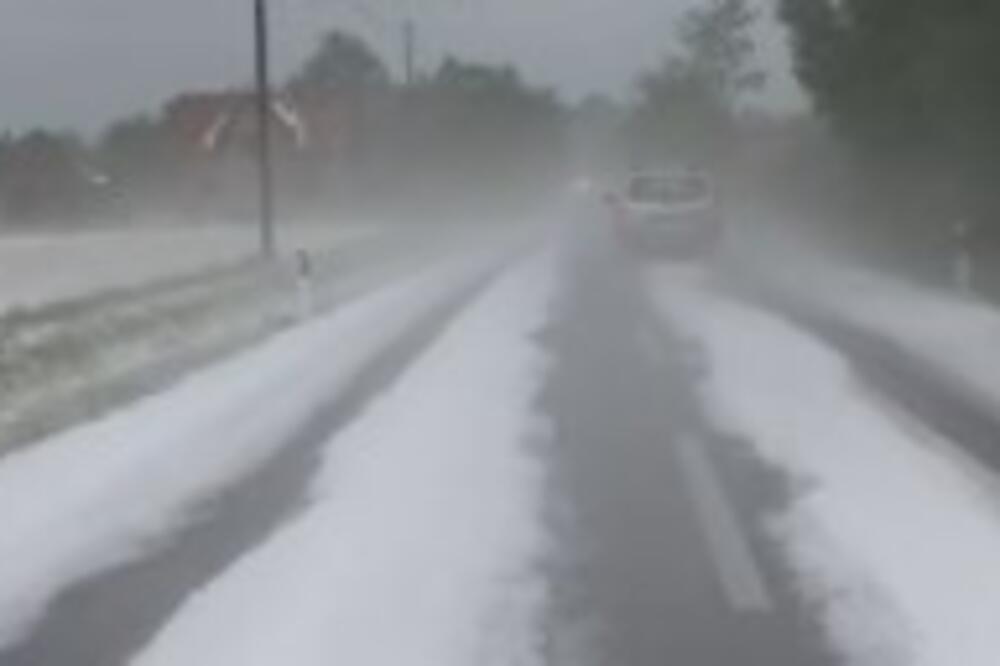 Maj mesec, a polarno vreme: Neverovatan prizor u Velikoj Plani, sve se zabelelo, građani u šoku! (FOTO)