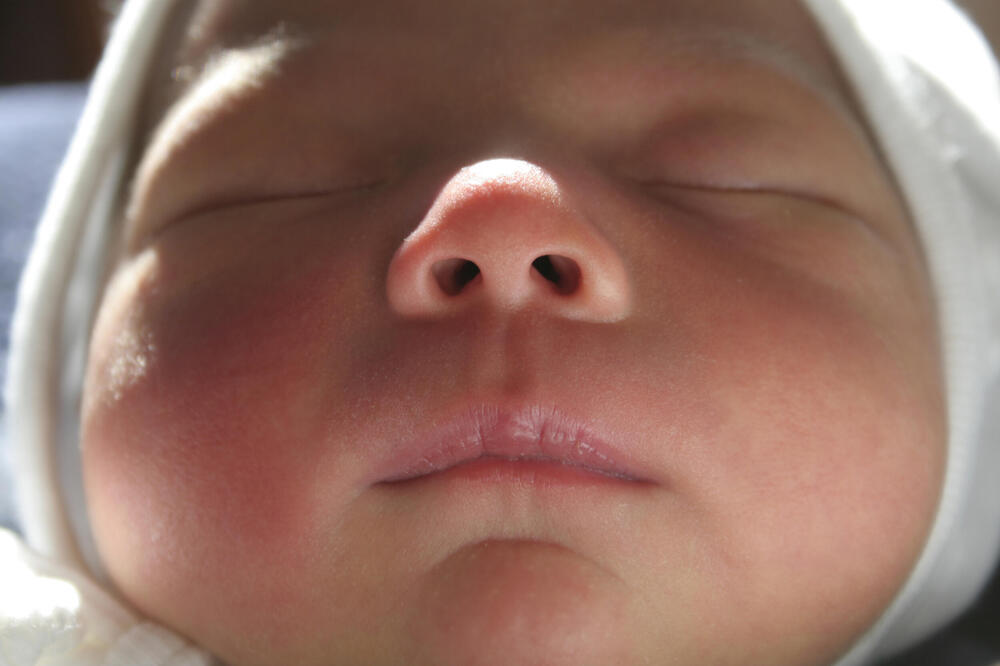 " Trudnica ne sme na sunce jer će beba "prokuvati" u plodovoj vodi, ako žena..": Babske priče u koje mnogi veruju