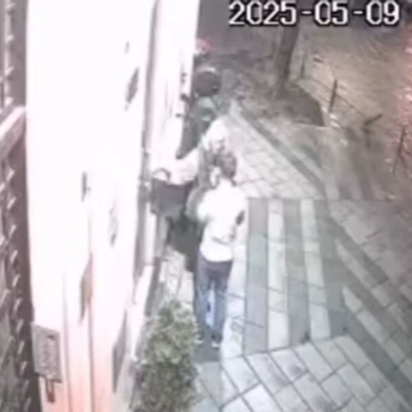 Nadzorne kamere snimile jezivu scenu u Beogradu: Manijak seksualno zlostavljao stariju ženu, horor! (VIDEO)