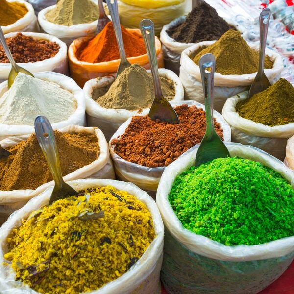 Sastojak iz kuće koji nikada ne treba držati u staklu: Ne utiče dobro na namirnice kao i na njihov ukus