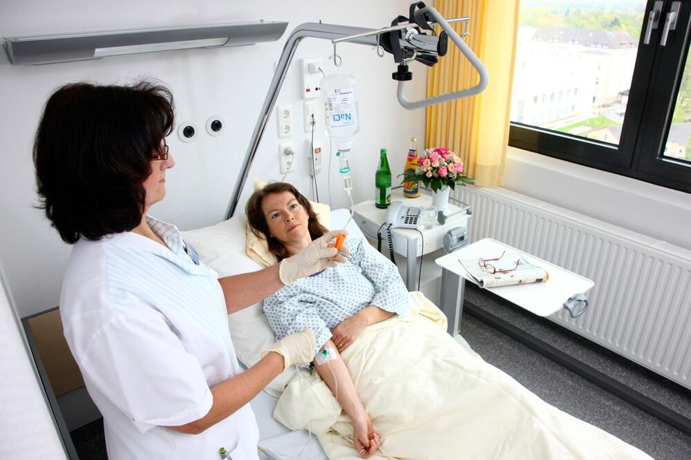 Trnci u telu, bol u glavi, ali 1 simptom je skoro neprimetan: Ovo se dešava pre nego što neko doživi moždani udar