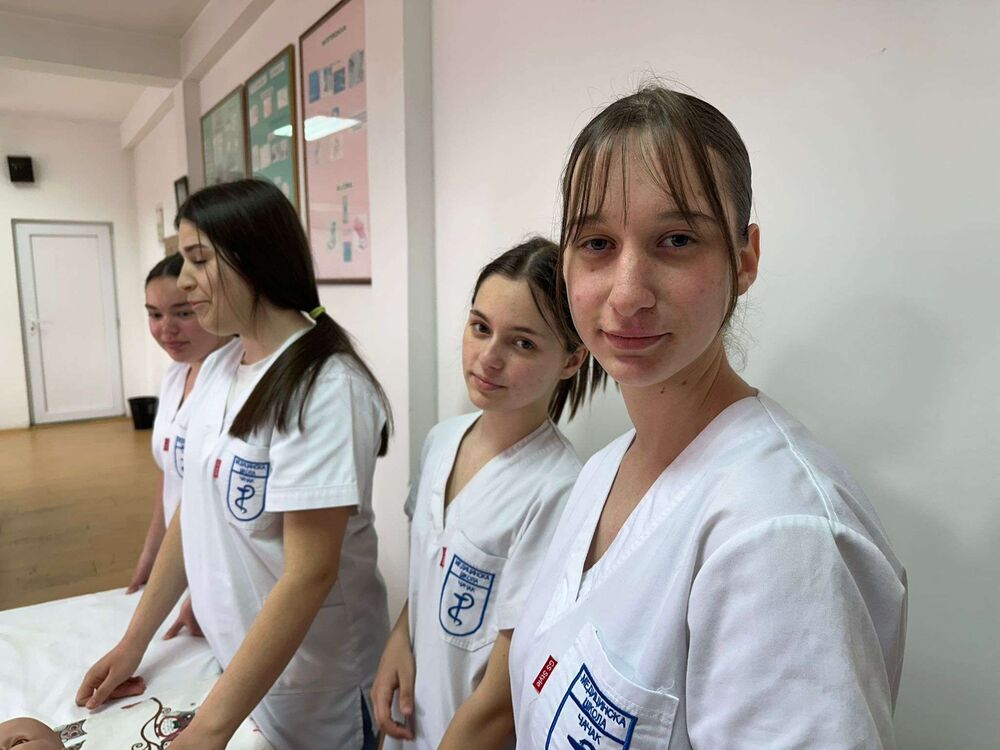 Sve više devojčica odlučuje se da upiše Medicinsku školu u Čačku