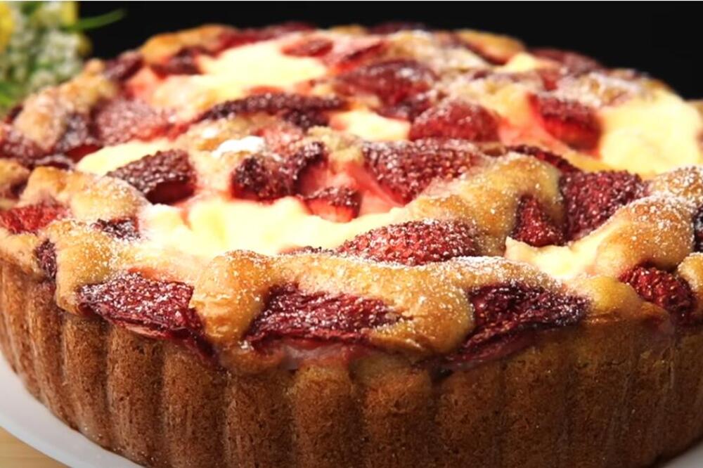 Ovo je najkremastija torta od jagoda! Pravi se od osnovnih sastojaka, a rezultat je da padnete u nesvest