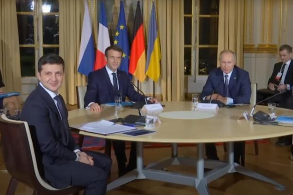 Evo kako je izgledao jedini susret Putina i Zelenskog: Izbegavali da se gledaju u oči, nisu se ni rukovali! (VIDEO)