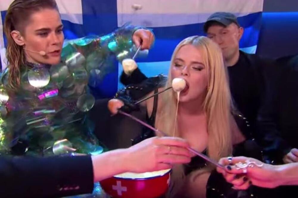 Ovaj film za odrasle je sinoć pušten na Evroviziji! Umočila raširenih nogu, pa krenula da se oblizuje, ijao
