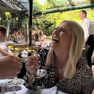 VERILA SE DEA ĐURĐEVIĆ! Voditeljka objavila sliku sa vereničkim prstenom, ovakvo nešto Srbi još nisu videli (FOTO)