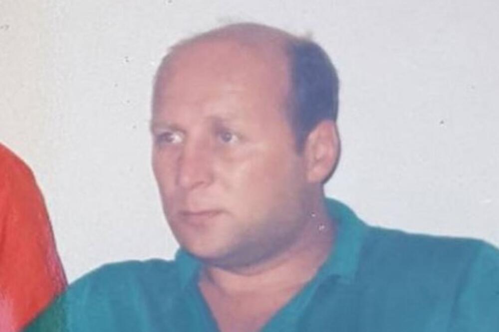 GIŠKA MU BIO NAJBOLJI DRUG, OPASNOG MOMKA UBIO POZNATI POLICAJAC! Primetio je SVOG UBICU, vikao "LEZITE", ŽENA MU..