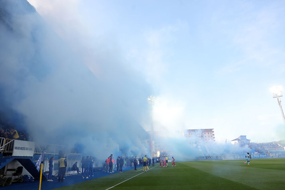 Bakljada navijača Novog Pazara