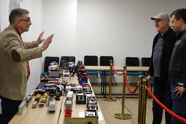 Živeo je sam, ali nije bio usamljen! Prijatelji se opraštaju od hrabrog Suada - "veliki si čovek i humanista"