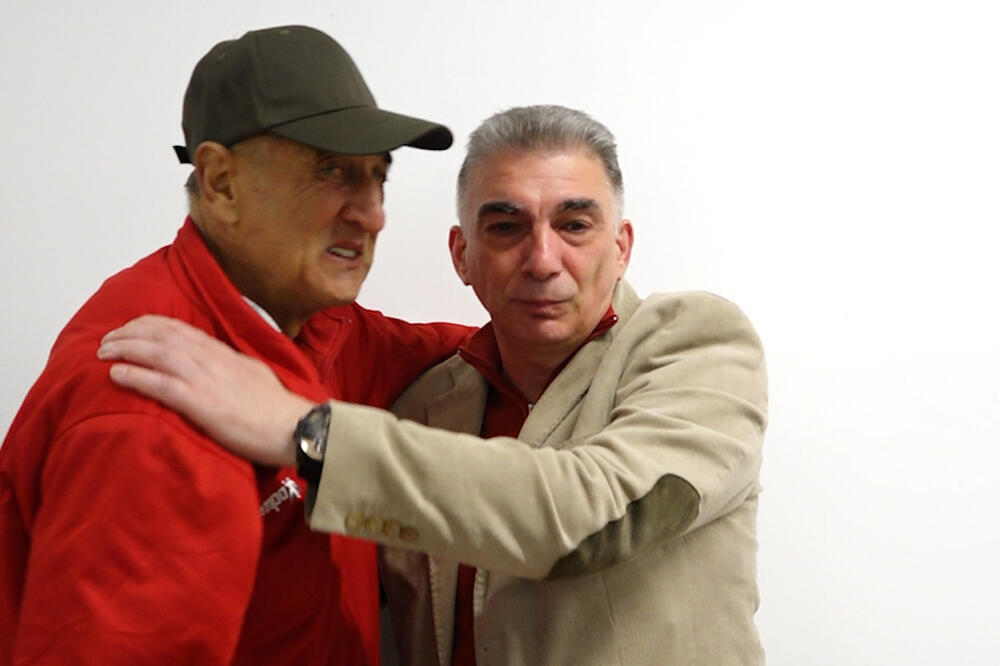 Ovo je čovek koji se odrekao jetre zbog duplo mlađeg pacijenta: Sugrađani Sulu pokazali da u borbi nije sam (FOTO)